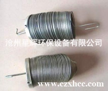 彈簧骨架是常用的除塵骨架之一,具有一定的伸縮性,因除塵器受室內(nèi)空間的限制,除塵器的頂部沒有一定的空間來(lái)更換除塵袋籠,所以在設(shè)計(jì)時(shí)采用了彈簧骨架或（插接）多節(jié)式骨架.